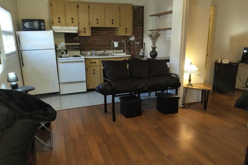 Awesome Cozy 1 Bedroom Coachhouse Toronto Eksteriør bilde